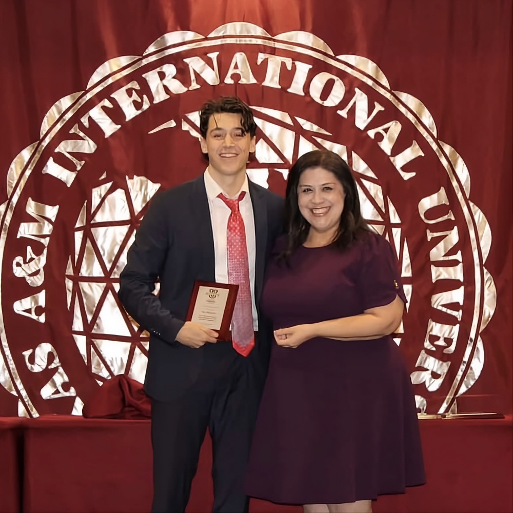 Vice President's Award for Outstanding Service photo